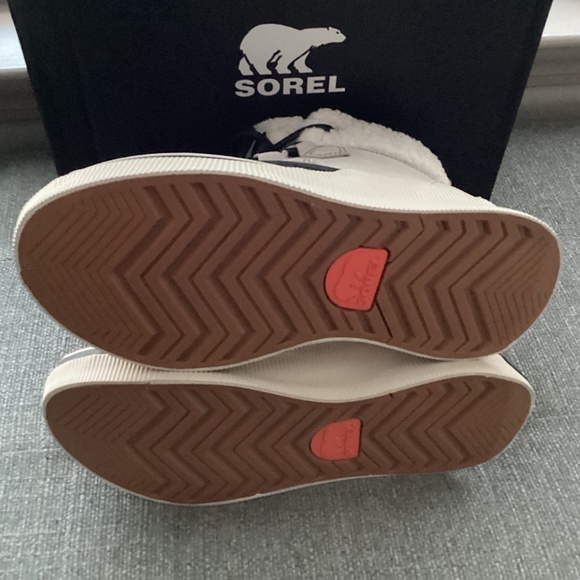 Sorel Women's Out N About IV Chillz Waterproof Booties, size 8.5 - Picture 5 of 11